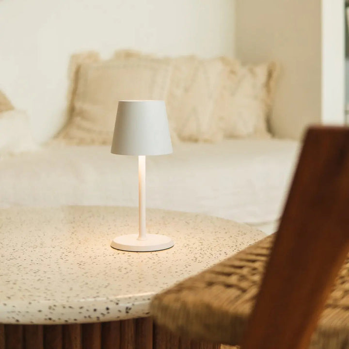 James White oplaadbare tafellamp – draadloos, dimbaar en elegant
