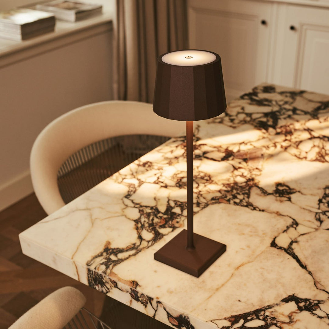 Wouter Mocha Brown oplaadbare tafellamp-Draadloos opladen, dimable, 120 uur batterijduur