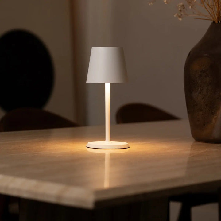James White oplaadbare tafellamp – draadloos, dimbaar en elegant