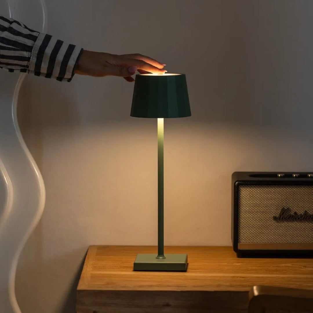 William Sage groene oplaadbare tafellamp – USB-C, dimbaar, batterij met een levensduur van 120 uur