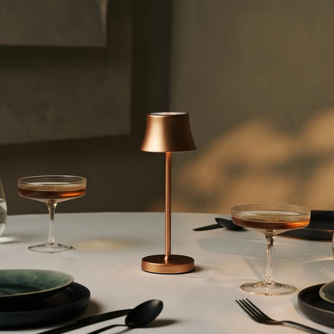 Combi Set Professional-4 X de Pijp Mini koper oplaadbare tafellampen & 1 x Amstel Wireless Lay Station met Qi-Technology-Perfect voor restaurants, gastvrijheid en hotels