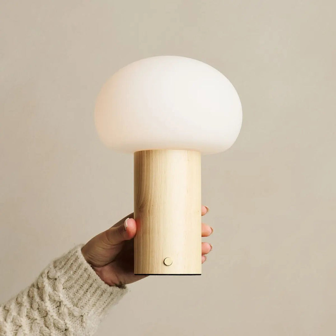 Sam lichtbruine houten tafellamp met glas en oplaadbare batterij | Dimbare en veelzijdige verlichting
