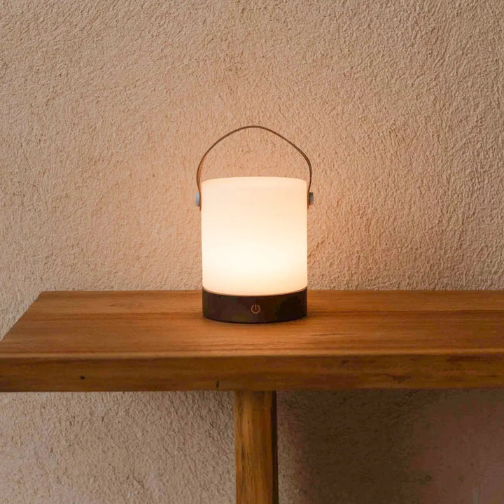 Avery donkerbruine oplaadbare houten tafellamp – draadloos en dimbaar met leren band