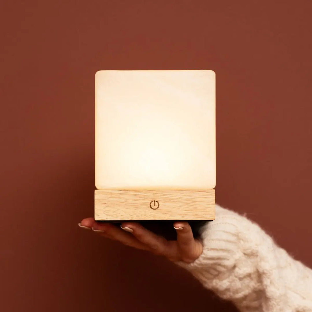YCE lichtbruine draadloze houten lamp met bevroren glas-oplaadbare, dimbare, 100-uur batterij
