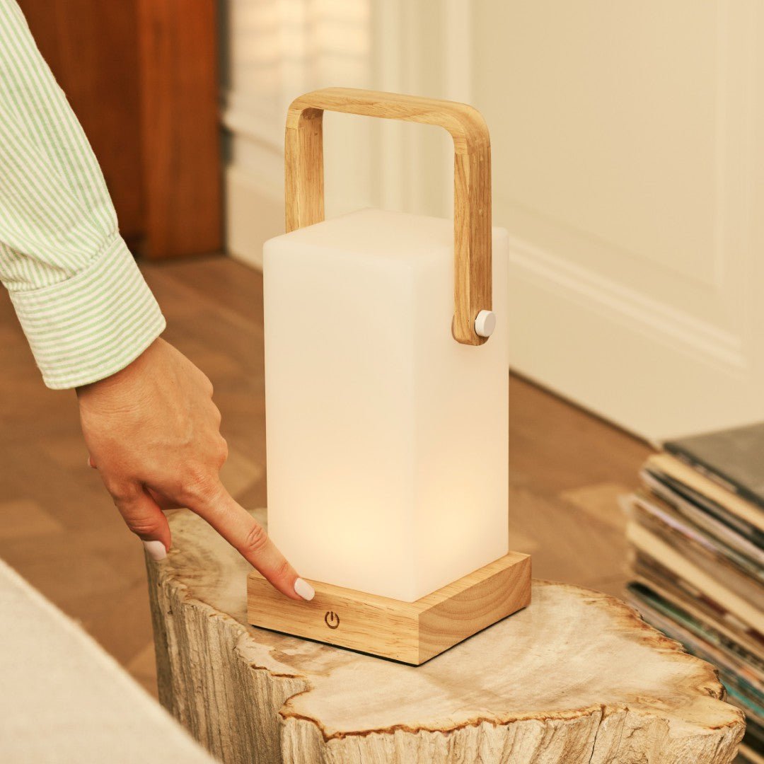 Harper lichtbruine houten lamp – draadloze oplaadbare tafellamp met handvat