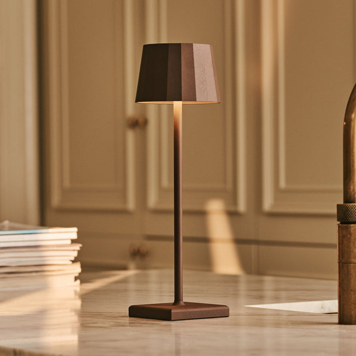 Wouter Mocha Brown oplaadbare tafellamp-Draadloos opladen, dimable, 120 uur batterijduur