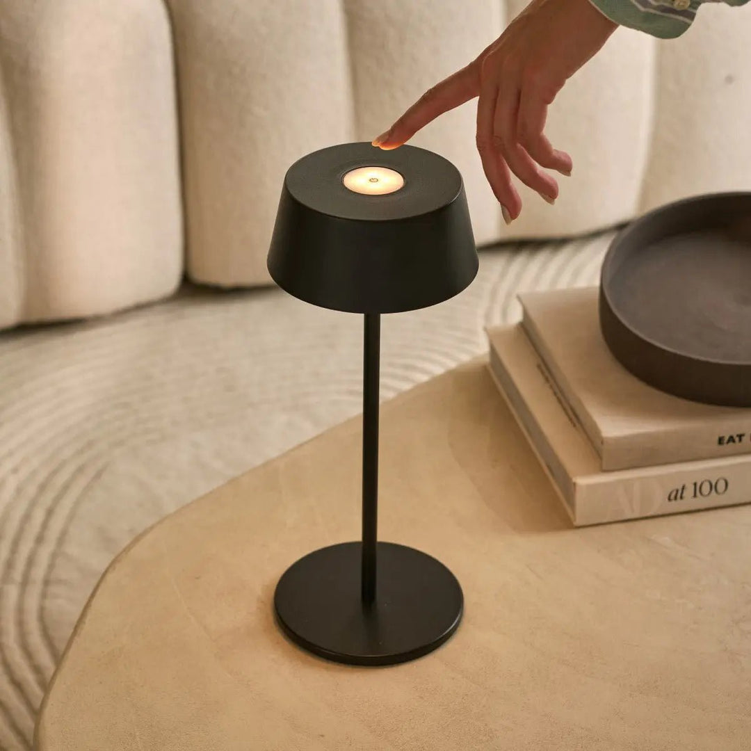 Hugo Midnight Black oplaadbare tafellamp - dimbaar, stijlvol en draadloos