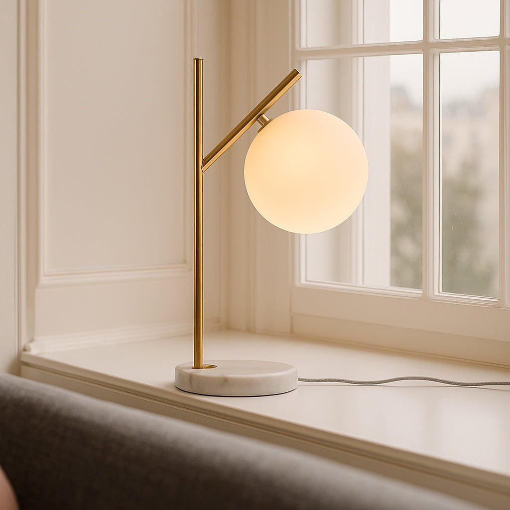 Madison Marmeren Lamp met Matglazen Bol – Elegante Tafellamp