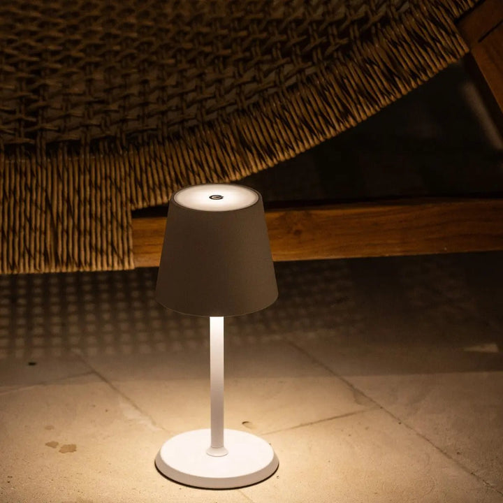 James White oplaadbare tafellamp – draadloos, dimbaar en elegant